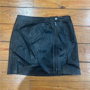 (879)+BLACK PLEATHER MINI SKIRT+
